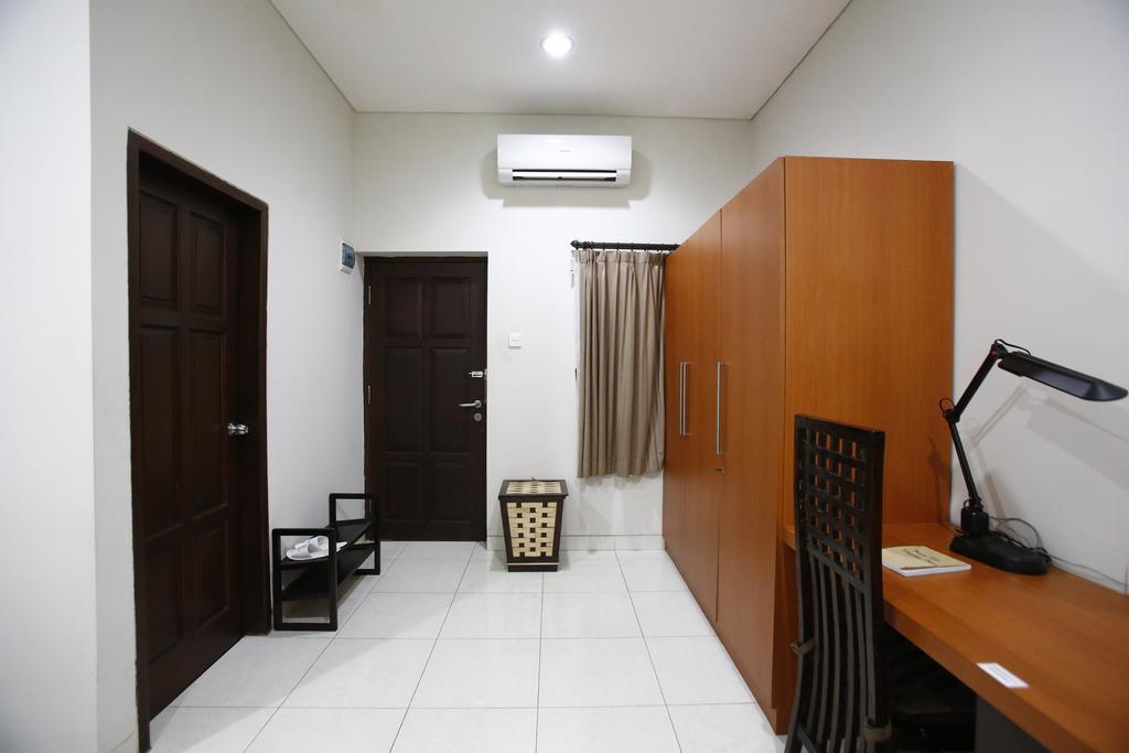 Reddoorz @ Menteng Jacarta Exterior foto