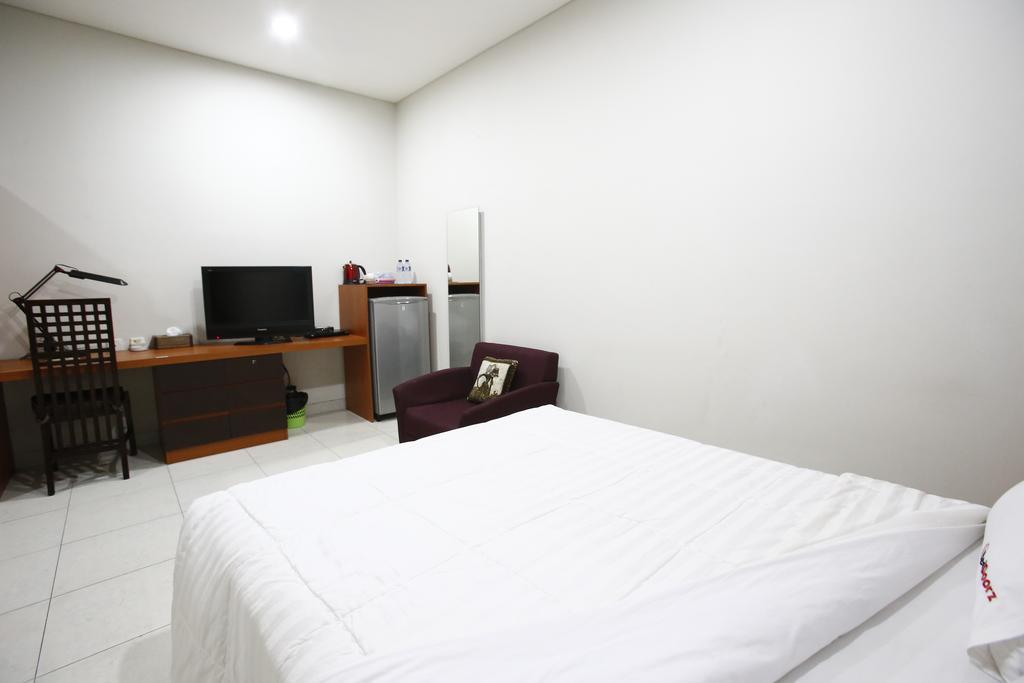 Reddoorz @ Menteng Jacarta Exterior foto